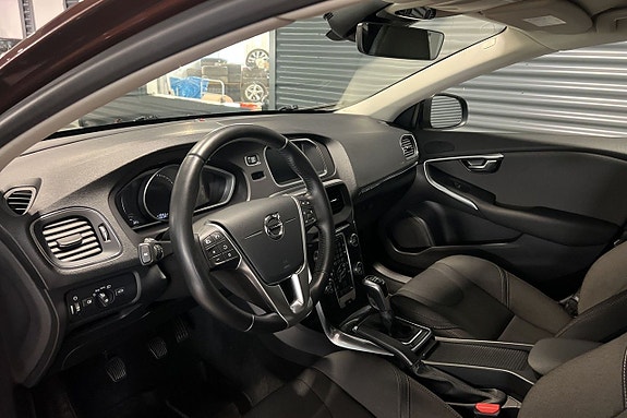 Volvo V40 Cross Country 7 of 16
