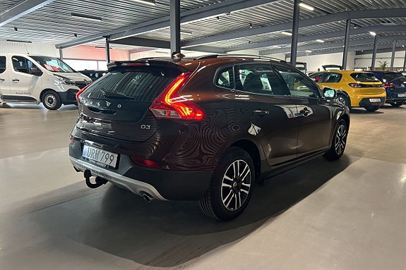 Volvo V40 Cross Country 4 of 16