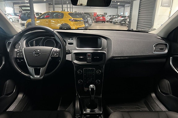 Volvo V40 Cross Country 8 of 16