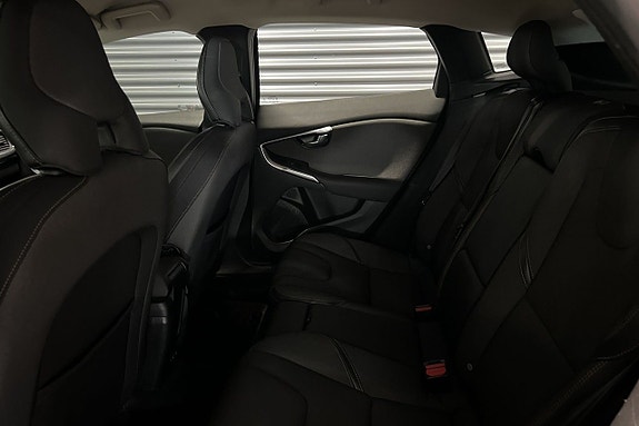 Volvo V40 Cross Country 16 of 16