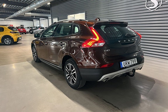 Volvo V40 Cross Country 6 of 16