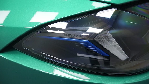 BMW M4 4 of 5