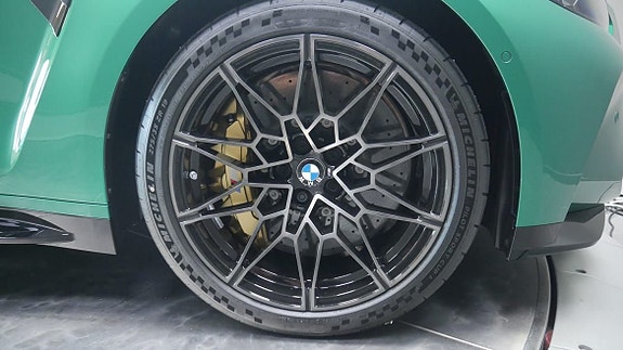 BMW M4 5 of 5