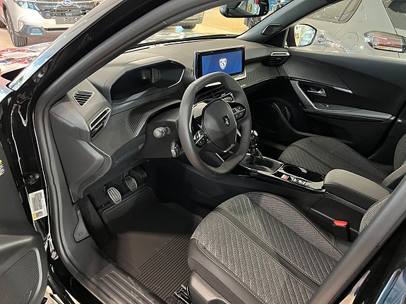 Peugeot 2008 4 of 5