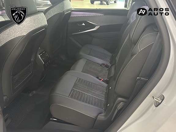 Peugeot e-5008 14 of 19