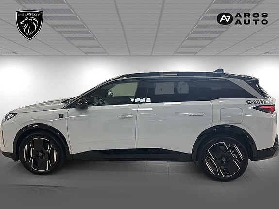 Peugeot e-5008 4 of 5