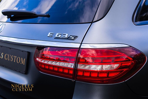 Mercedes-Benz E63 11 of 24