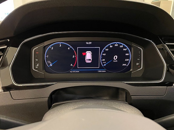 Volkswagen Passat 9 of 9