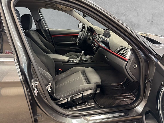 BMW 320d 13 of 27