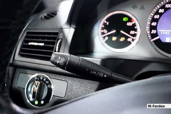 Mercedes-Benz C320 21 of 21