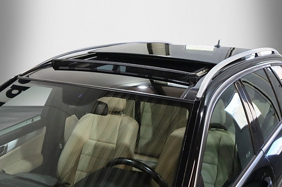 Mercedes-Benz C320 7 of 21