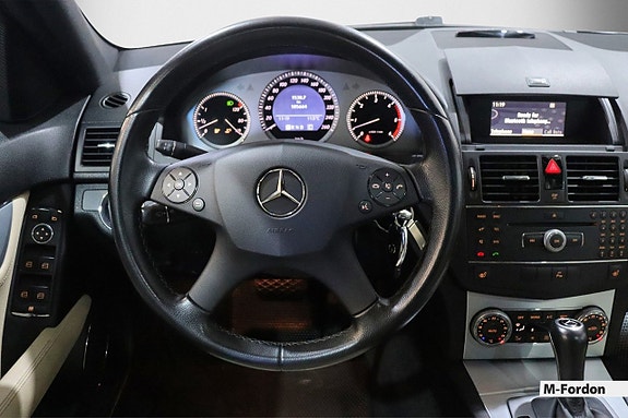 Mercedes-Benz C320 12 of 21