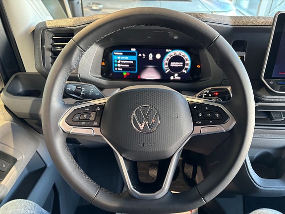 Volkswagen Crafter 7 of 9