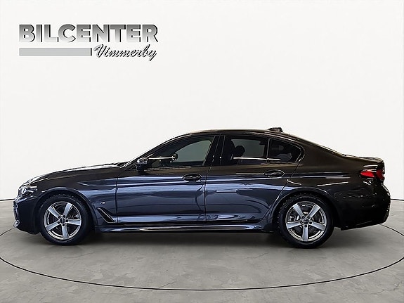 BMW 520 2 of 5