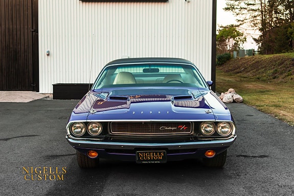 Dodge Challenger 18 of 27