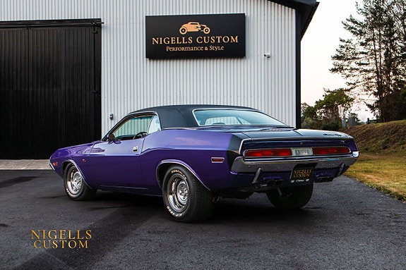 Dodge Challenger 5 of 5