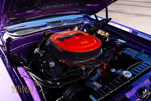 Dodge Challenger 23 of 27