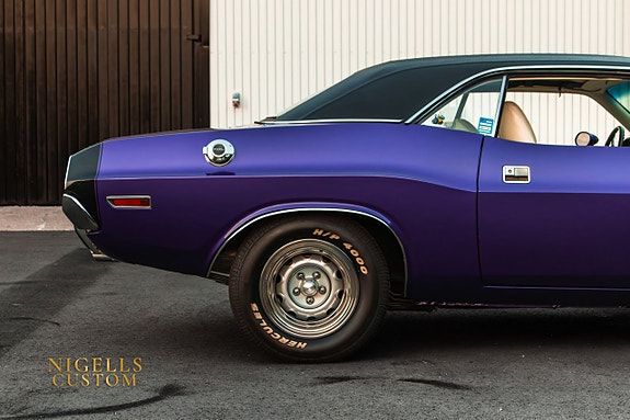 Dodge Challenger 13 of 27