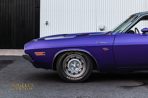 Dodge Challenger 3 of 5