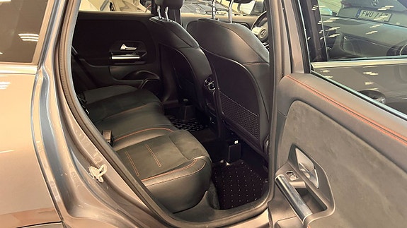 Mercedes-Benz GLA200 d 14 of 22