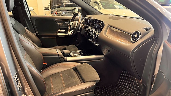 Mercedes-Benz GLA200 d 8 of 22