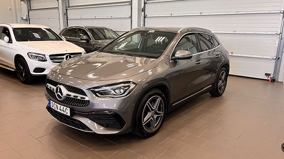 Mercedes-Benz GLA200 d 3 of 5