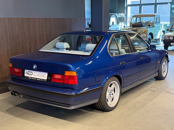 BMW M5 6 of 26