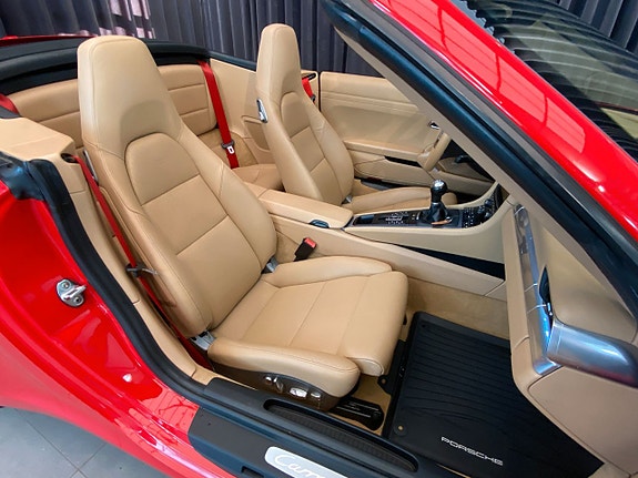 Porsche 911 Carrera S 9 of 30