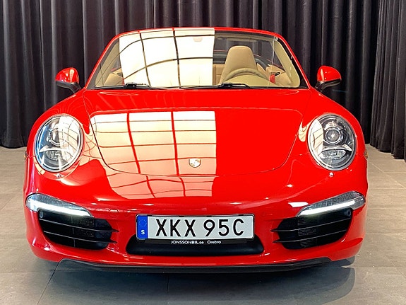 Porsche 911 Carrera S 4 of 5