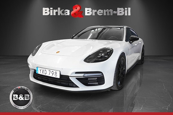 Porsche Panamera Turbo 3 of 5