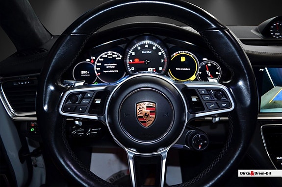 Porsche Panamera Turbo 9 of 17