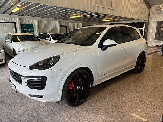 Porsche Cayenne GTS 7 of 25