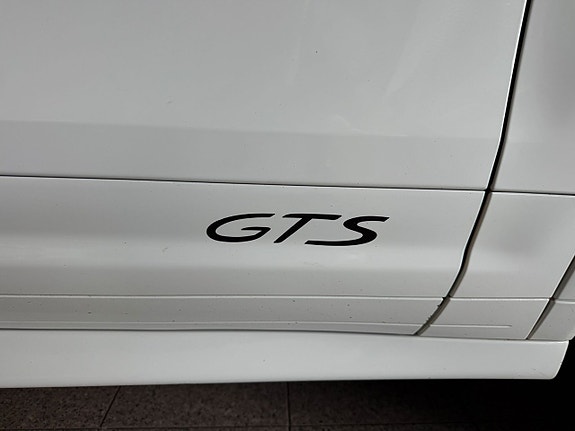 Porsche Cayenne GTS 9 of 25