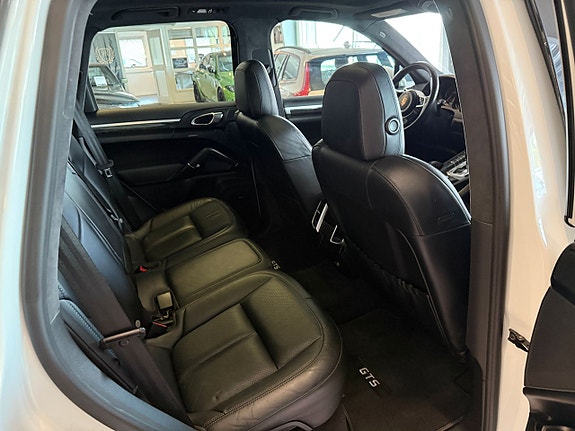 Porsche Cayenne GTS 17 of 25