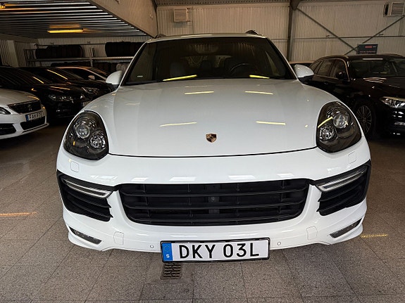 Porsche Cayenne GTS 8 of 25