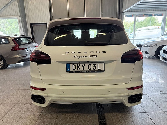 Porsche Cayenne GTS 4 of 5