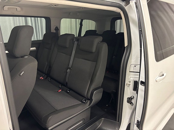 Peugeot e-Traveller 5 of 14
