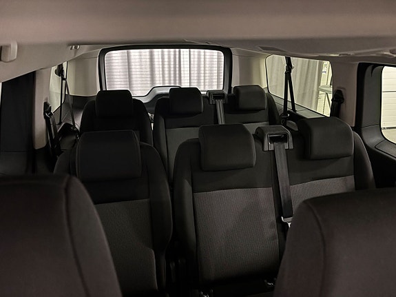 Peugeot e-Traveller 6 of 14