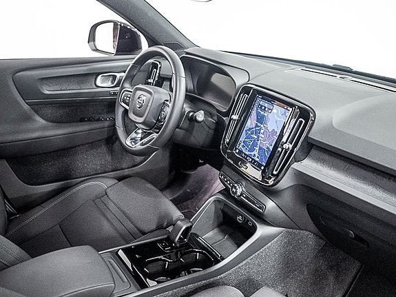 Volvo XC40 5 of 5