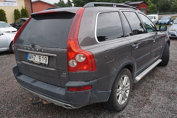 Volvo XC90 2 of 5
