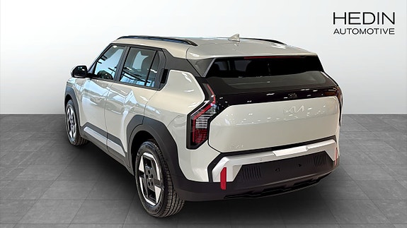 Kia EV3 4 of 5