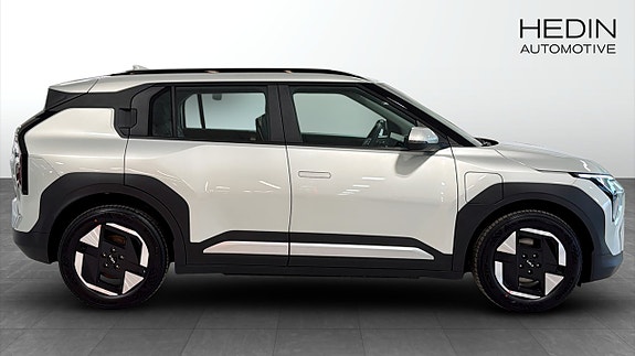 Kia EV3 2 of 5