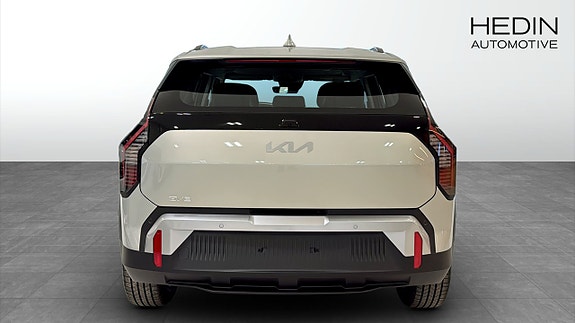 Kia EV3 7 of 12