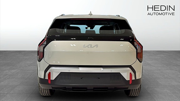 Kia EV3 7 of 11