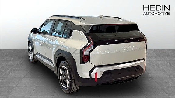 Kia EV3 2 of 5