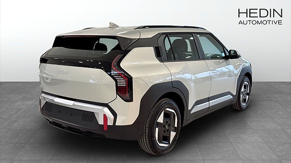 Kia EV3 3 of 5