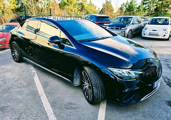 Mercedes-Benz EQE350+ 10 of 28