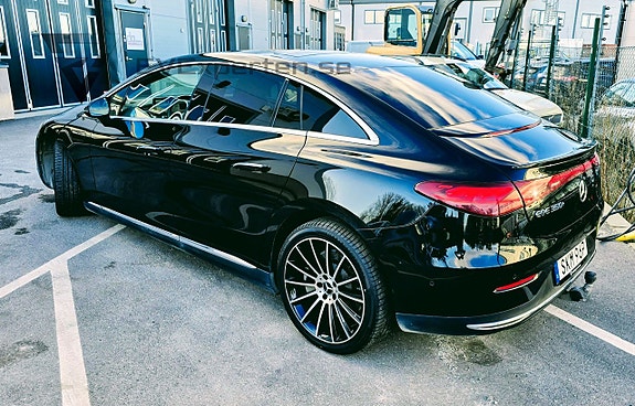 Mercedes-Benz EQE350+ 11 of 28