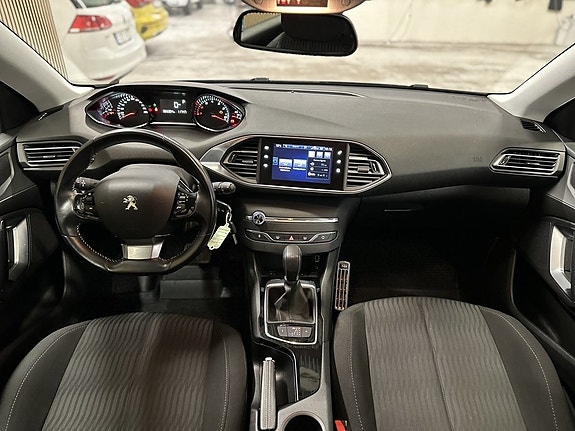 Peugeot 308 5 of 9