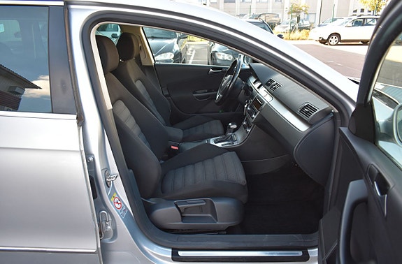 Volkswagen Passat 9 of 15